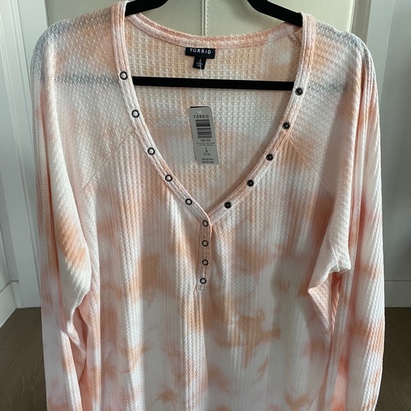 NWT Torrid Orange and White Thermal Tee